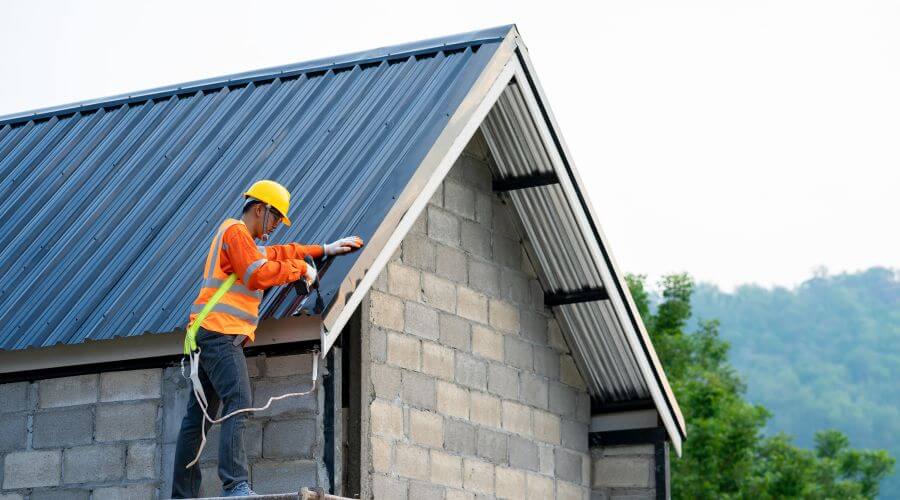 Professional gutter cleaning in Kaibeto, AZ